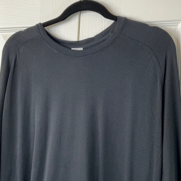 ALL IN MOTION Men's Light Black Long Sleeve
Running Shirt Size XXL - Picture 3 of 9